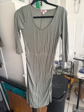 feathers Scoop-Neck Midi Dress in Sage Green